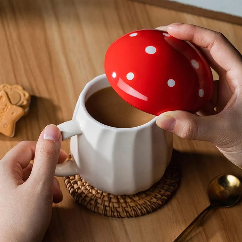 250ml / 8.4oz Coffee Mug with Mushroom Lid.