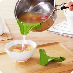 Silicone Liquid Funnel Anti-Spill Slip On Pour Soup Spout Funnel for Pots Pans and Bowls and Jars Kitchen Gadget Tools